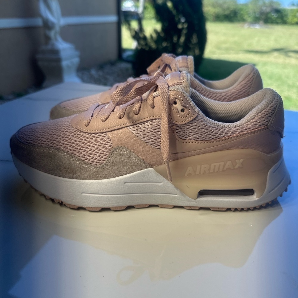 Nike Air Max SYSTM
Barely Rose Pink Oxford (Women's)
